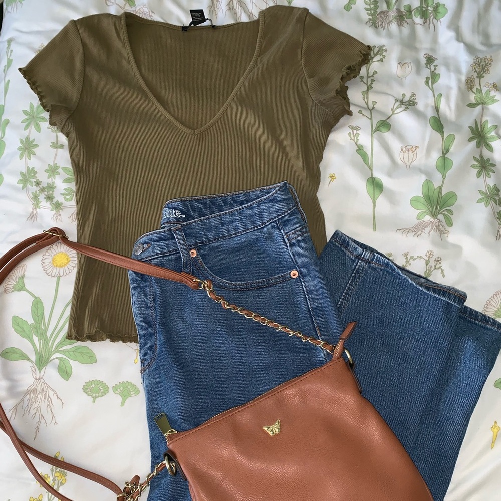 green lettuce trim crop top